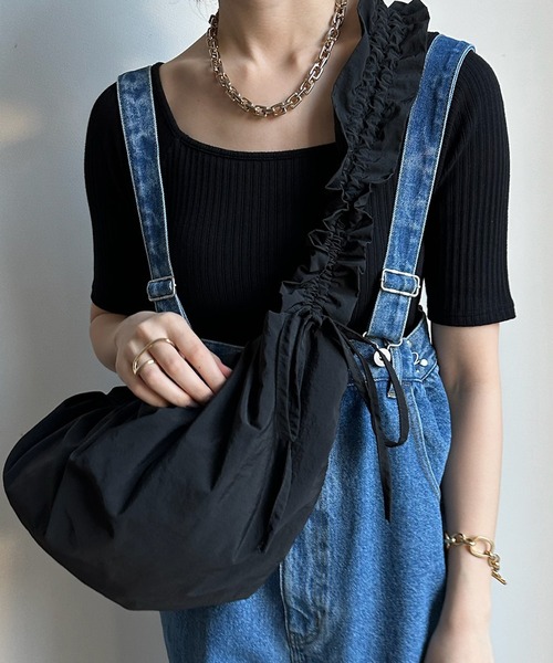 DouDou（ドゥドゥ）の「【WEB限定】フリルハンドルタックショルダー（ショルダーバッグ・レディース・アイボリー/ブラック/シルバー・FREE）」の15枚目の写真