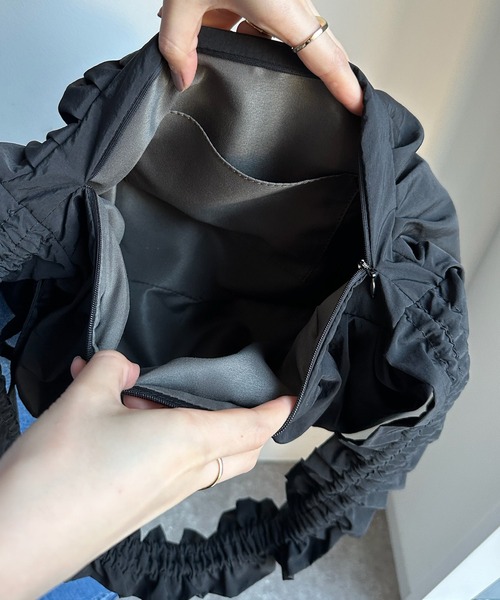 DouDou（ドゥドゥ）の「【WEB限定】フリルハンドルタックショルダー（ショルダーバッグ・レディース・アイボリー/ブラック/シルバー・FREE）」の17枚目の写真