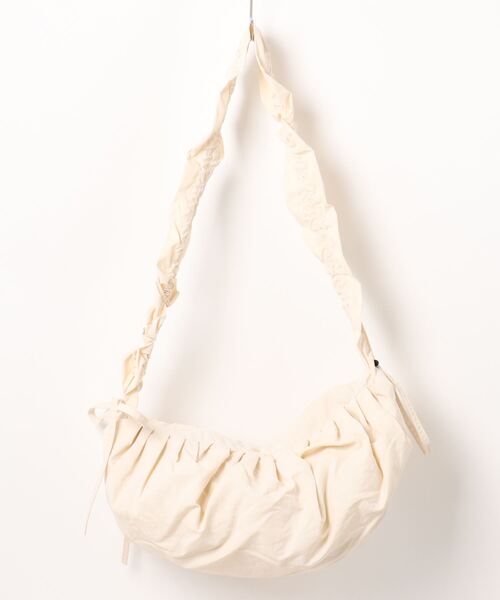 DouDou（ドゥドゥ）の「【WEB限定】フリルハンドルタックショルダー（ショルダーバッグ・レディース・アイボリー/ブラック/シルバー・FREE）」の21枚目の写真