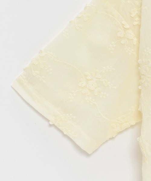 petit main LIEN（プティマインリアン）の「【LADIES】花レースシャツ（シャツ/ブラウス・レディース・レモンイエロー/オフホワイト/チャコール・FREE）」の7枚目の写真