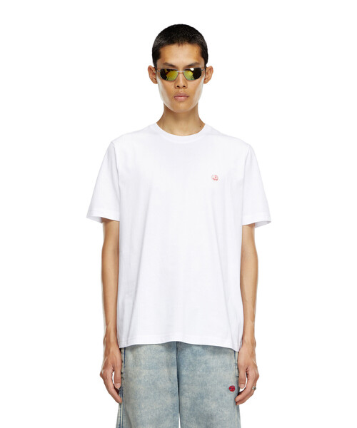 DIESEL(ディーゼル)の「メンズ Tシャツ ワンポイント(Tシャツ/カットソー・メンズ・ホワイト/ブラック・SMALL/MEDIUM/X-SMALL/XXX-LARGE/LARGE/X-LARGE/XX-LARGE)」の9枚目の写真