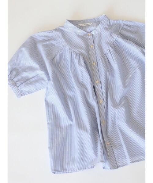 Te chichi TERRASSE（テチチテラス）の「【イージーケア/接触冷感】ギャザー切替ブラウス（シャツ/ブラウス・レディース・グリーン/ブルー/オフホワイト/ホワイト・F）」の4枚目の写真