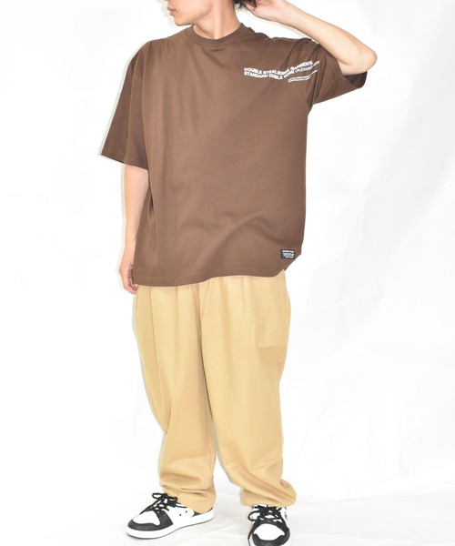 DOUBLE STEAL（ダブルスティール）の「ショルダーロングプリント Tシャツ（Tシャツ/カットソー・メンズ・ブラック/ダークブラウン/ホワイト・X-LARGE/LARGE）」の16枚目の写真