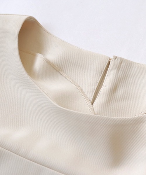 antiqua(アンティカ)の「フリルトップス(Tシャツ/カットソー・レディース・ブラック/オフホワイト・ONESIZE)」の6枚目の写真