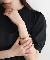 Pierrot（ピエロ）の「ウェーブプレートバングル（バングル/リストバンド）」