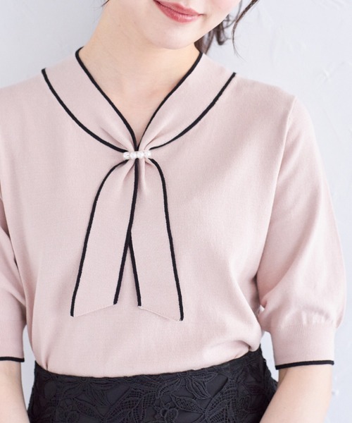 tocco closet(トッコ クローゼット)の「パール付きボウタイ配色ニットプルオーバー(ニット/セーター・レディース・ブラック/ピンクベージュ/オフホワイト/ラベンダー・M)」の4枚目の写真