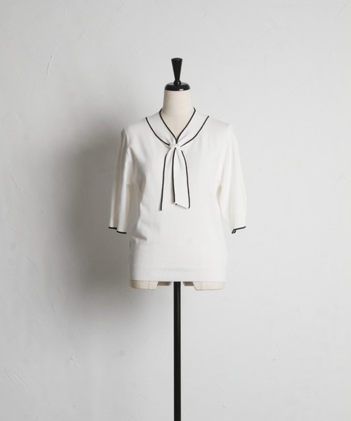 tocco closet(トッコ クローゼット)の「パール付きボウタイ配色ニットプルオーバー(ニット/セーター・レディース・ブラック/ピンクベージュ/オフホワイト/ラベンダー・M)」の11枚目の写真
