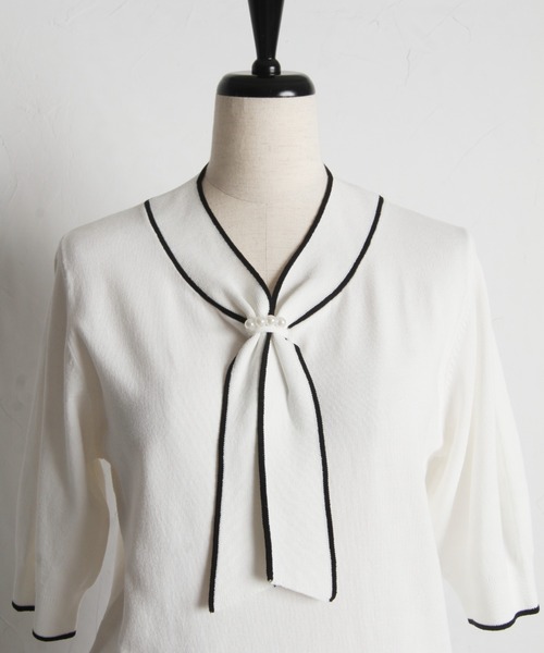 tocco closet(トッコ クローゼット)の「パール付きボウタイ配色ニットプルオーバー(ニット/セーター・レディース・ブラック/ピンクベージュ/オフホワイト/ラベンダー・M)」の8枚目の写真