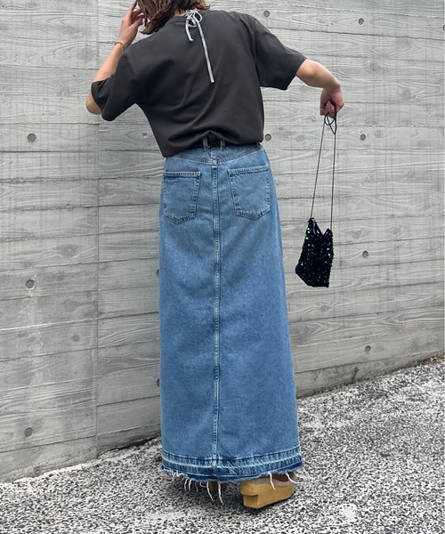 Disney(ディズニー)の「【Disney(ディズニー)】別注 ミッキーマウス /アイスクリーム刺繍ワンポイント半袖Tシャツ(Tシャツ/カットソー・レディース・オフホワイト/スミクロ/カーキ・LARGE/MEDIUM)」の16枚目の写真