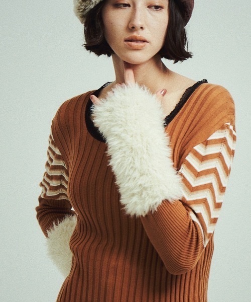 ORIENT MILLINERY（オリエント ミリナリー）の「SHAGGY KNIT ARM WARMERS（アームカバー・レディース・チャコールグレー/アイボリー/イエロー・FREE）」の7枚目の写真