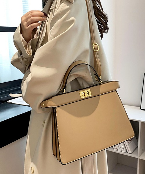 florist(フローリスト)の「2WAY バイカラーレザーターンロックハンドバッグ/ショルダーバッグ(ショルダーバッグ・レディース・ブラック/ベージュ/シルバー/ブラウン/ピンク/ホワイト・FREE)」の7枚目の写真