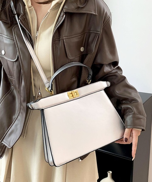 florist(フローリスト)の「2WAY バイカラーレザーターンロックハンドバッグ/ショルダーバッグ(ショルダーバッグ・レディース・ブラック/ベージュ/シルバー/ブラウン/ピンク/ホワイト・FREE)」の11枚目の写真