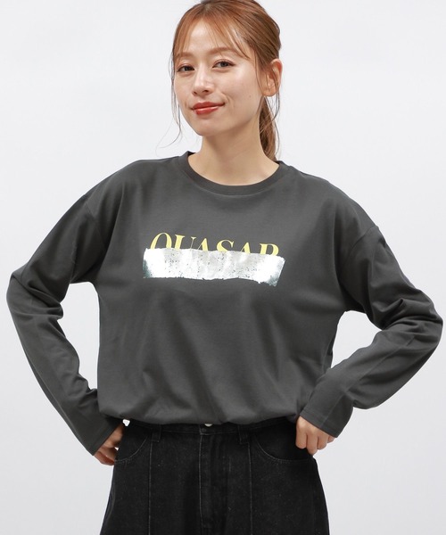 LAKOLE（ラコレ）の「箔プリント長袖T / 148085（Tシャツ/カットソー・レディース・チャコールグレー/ホワイト系/ホワイト系1/ブラック・SMALL/MEDIUM）」の4枚目の写真