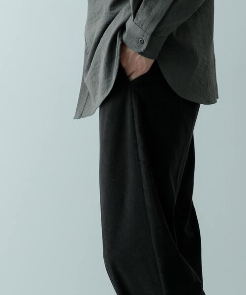 ITEMS URBANRESEARCH（アイテムズ アーバンリサーチ）の「コーデュロイ ストレートパンツ（その他パンツ・メンズ・ブラック/ブラウン・MEDIUM/LARGE）」の13枚目の写真