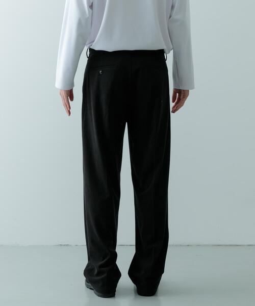 ITEMS URBANRESEARCH（アイテムズ アーバンリサーチ）の「コーデュロイ ストレートパンツ（その他パンツ・メンズ・ブラック/ブラウン・MEDIUM/LARGE）」の21枚目の写真