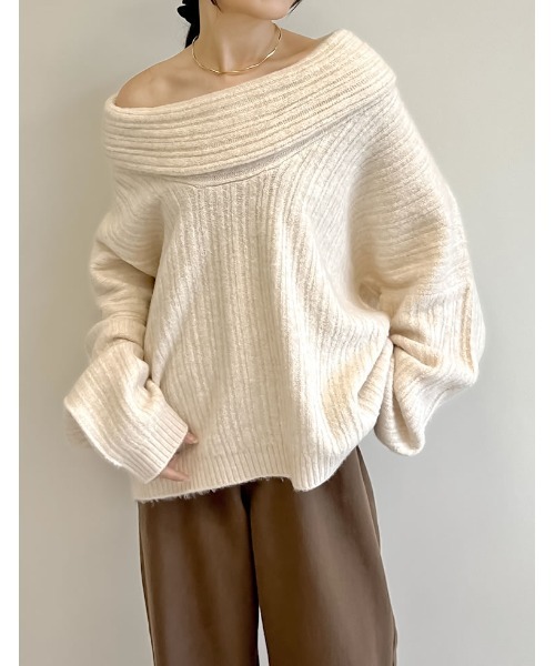Re:EDIT（リエディ）の「2WAYオフタートルワンショルルーズ起毛ニットトップス（ニット/セーター・レディース・ブラウン/ブラック/アイボリー/グレイッシュベージュ/グレー/ブルー・MEDIUM/LARGE）」の2枚目の写真