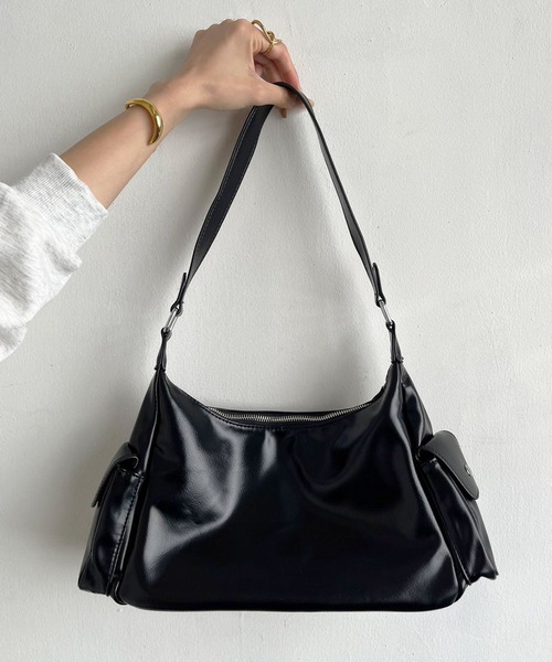 Jewelobe(ジュエローブ)の「ランダムシェイプポケットショルダーバッグ(ショルダーバッグ・レディース・ブラック/ブラウン・FREE)」の7枚目の写真