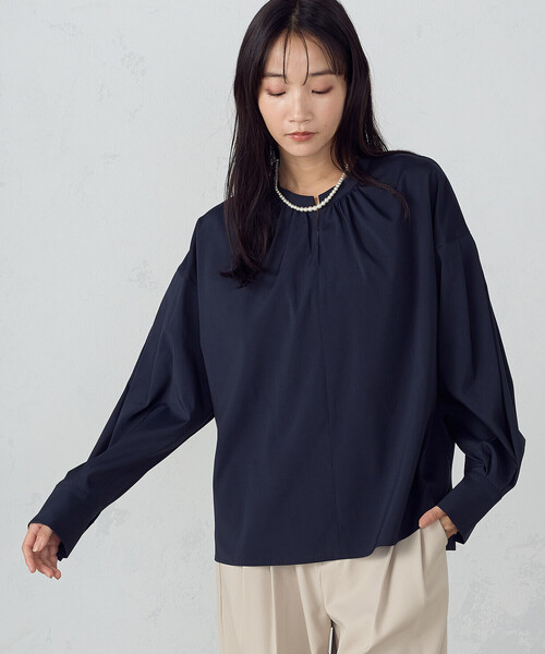 COMME CA ISM(コムサイズム)の「ボリュームスリーブ ブラウス(シャツ/ブラウス・レディース・ホワイト/ネイビー・MEDIUM/LARGE)」の1枚目の写真