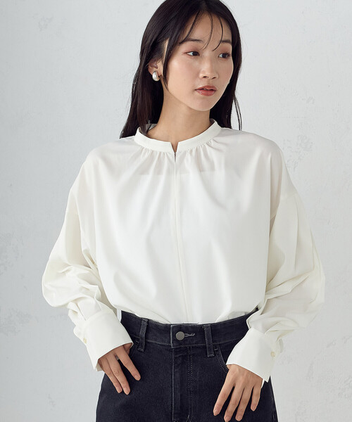 COMME CA ISM(コムサイズム)の「ボリュームスリーブ ブラウス(シャツ/ブラウス・レディース・ホワイト/ネイビー・MEDIUM/LARGE)」の6枚目の写真