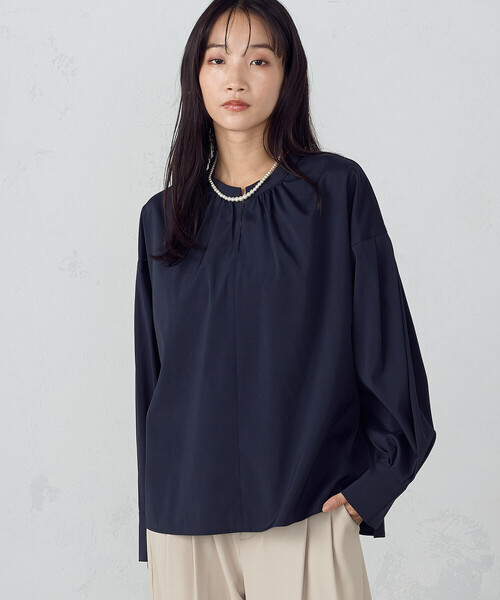 COMME CA ISM(コムサイズム)の「ボリュームスリーブ ブラウス(シャツ/ブラウス・レディース・ホワイト/ネイビー・MEDIUM/LARGE)」の8枚目の写真