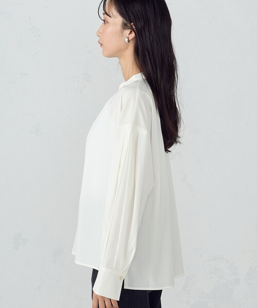 COMME CA ISM(コムサイズム)の「ボリュームスリーブ ブラウス(シャツ/ブラウス・レディース・ホワイト/ネイビー・MEDIUM/LARGE)」の11枚目の写真
