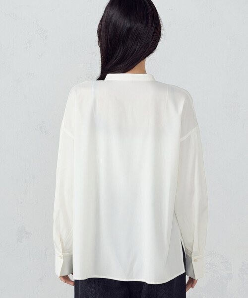 COMME CA ISM(コムサイズム)の「ボリュームスリーブ ブラウス(シャツ/ブラウス・レディース・ホワイト/ネイビー・MEDIUM/LARGE)」の12枚目の写真