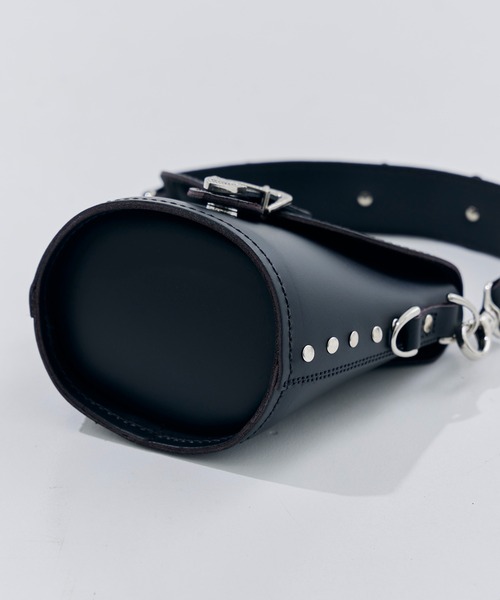 TOGA（トーガ）の「【TOGA×Zatchels/トーガ×ザッチェルズ】Barrel TOGA × Zatchels/バレルバッグ/レザーショルダーバッグ/ユニセックス（ショルダーバッグ・レディース・ブラック/ホワイト・FREE）」の8枚目の写真