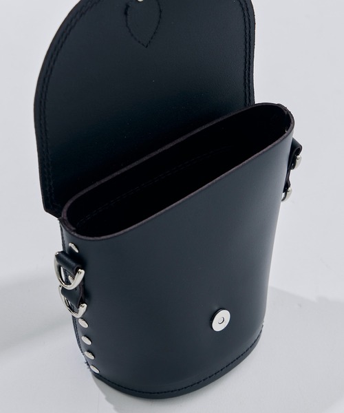 TOGA（トーガ）の「【TOGA×Zatchels/トーガ×ザッチェルズ】Barrel TOGA × Zatchels/バレルバッグ/レザーショルダーバッグ/ユニセックス（ショルダーバッグ・レディース・ブラック/ホワイト・FREE）」の13枚目の写真