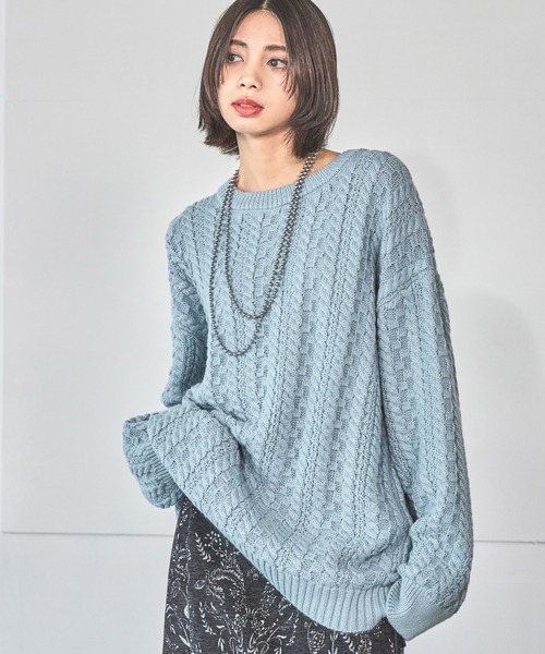 PAGEBOY（ページボーイ）の「スクエアケーブルBIGプルオーバー（ニット/セーター・レディース・オフホワイト/ブラック/ブラウン/グリーン系その他/ライトブルー・FREE）」の5枚目の写真