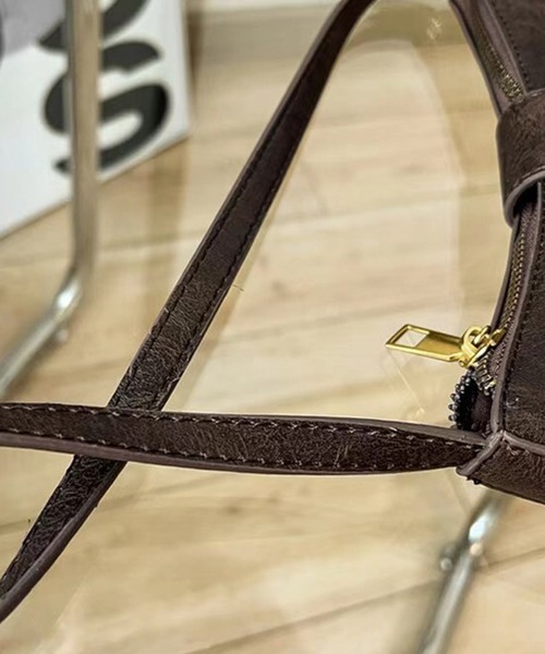 CALIFORNIA OUTFITTERS(カリフォルニア アウトフィッターズ)の「3-9D5 バックル ベルト ハンドバッグ(ハンドバッグ・レディース・ブラック/ブラウン・ONESIZE)」の8枚目の写真