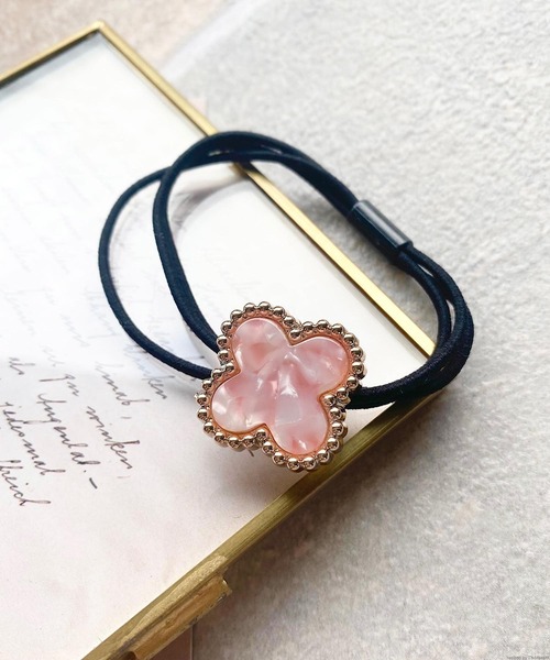 TONE SELECT GOODS(トーンセレクトグッズ)の「pur chouchou/マーブル フラワー ヘアゴム P4359(ヘアゴム・レディース・ホワイト/ブラウン/グリーン/ピンク/ブラック・FREE)」の5枚目の写真