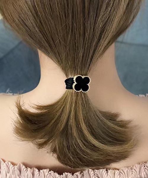 TONE SELECT GOODS(トーンセレクトグッズ)の「pur chouchou/マーブル フラワー ヘアゴム P4359(ヘアゴム・レディース・ホワイト/ブラウン/グリーン/ピンク/ブラック・FREE)」の3枚目の写真