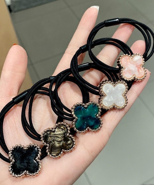 TONE SELECT GOODS(トーンセレクトグッズ)の「pur chouchou/マーブル フラワー ヘアゴム P4359(ヘアゴム・レディース・ホワイト/ブラウン/グリーン/ピンク/ブラック・FREE)」の12枚目の写真