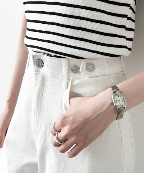 COCOMOMO（ココモモ）の「【楽 革 命】ストレッチ抜群！ 楽革命デニムパンツ ウエスト調整ボタンつき デニムパンツ ストレート ハイウエスト デニム ワイドパンツ ワイドデニムパンツ（デニムパンツ・レディース・ブラック/ホワイト系/ブルー/ホワイト/ダークブルー/ブルー系/ブルー系その他/ブラック系/ブルー系その他2/ライトブルー/ダークグレー/グレー系その他/ブルー系その他3/ケミカルウォッシュ/グレー系/グレー/ブラウン系/ライトブラウン/モカ/ブラウン系その他・S/M/L/XL）」の3枚目の写真