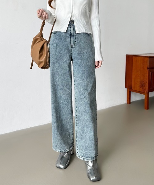 COCOMOMO（ココモモ）の「【楽 革 命】ストレッチ抜群！ 楽革命デニムパンツ ウエスト調整ボタンつき デニムパンツ ストレート ハイウエスト デニム ワイドパンツ ワイドデニムパンツ（デニムパンツ・レディース・ブラック/ホワイト系/ブルー/ホワイト/ダークブルー/ブルー系/ブルー系その他/ブラック系/ブルー系その他2/ライトブルー/ダークグレー/グレー系その他/ブルー系その他3/ケミカルウォッシュ/グレー系/グレー/ブラウン系/ライトブラウン/モカ/ブラウン系その他・S/M/L/XL）」の19枚目の写真