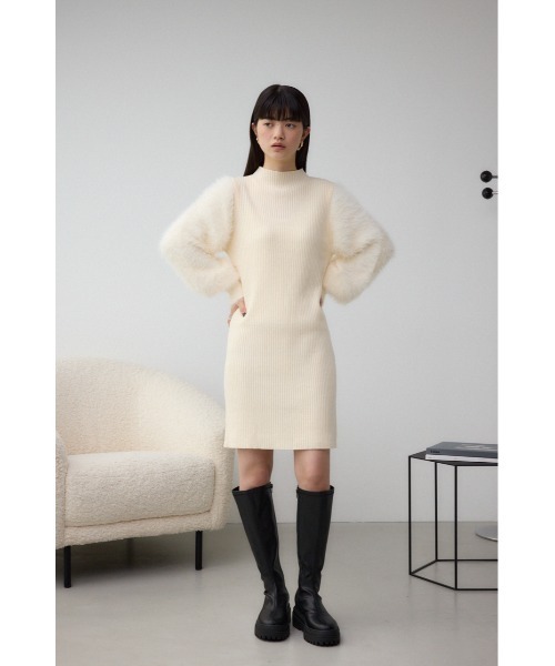 AZUL by moussy（アズールバイマウジー）の「シャギースリーブミニニットワンピース（ワンピース・レディース・ブラック/ライトグレー/オフホワイト・FREE）」の6枚目の写真