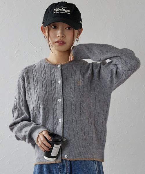 U.S. POLO ASSN.（ユーエスポロアッスン）の「ap retro別注【U.S. POLO ASSN./ユーエスポロアッスン】ケーブルニットカーディガン（カーディガン/ボレロ・レディース・グレイッシュベージュ/ネイビー/ブルー/グレー/ブラウン/ブルー系その他/レッド・L/M）」の17枚目の写真