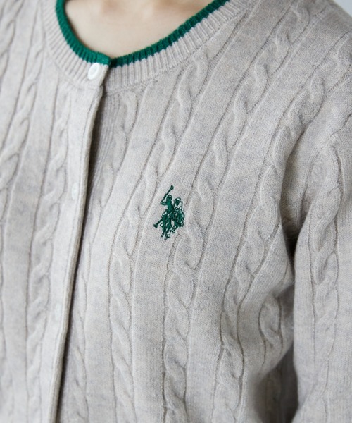 U.S. POLO ASSN.（ユーエスポロアッスン）の「ap retro別注【U.S. POLO ASSN./ユーエスポロアッスン】ケーブルニットカーディガン（カーディガン/ボレロ・レディース・グレイッシュベージュ/ネイビー/ブルー/グレー/ブラウン/ブルー系その他/レッド・L/M）」の12枚目の写真