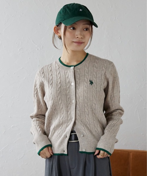 U.S. POLO ASSN.（ユーエスポロアッスン）の「ap retro別注【U.S. POLO ASSN./ユーエスポロアッスン】ケーブルニットカーディガン（カーディガン/ボレロ・レディース・グレイッシュベージュ/ネイビー/ブルー/グレー/ブラウン/ブルー系その他/レッド・L/M）」の8枚目の写真