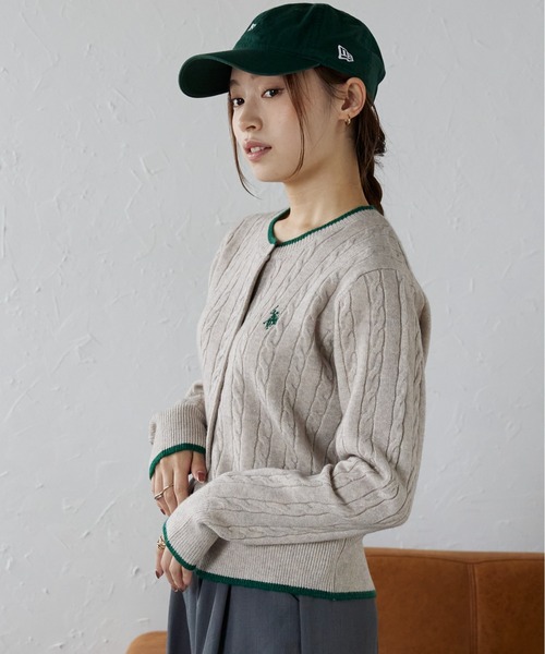 U.S. POLO ASSN.（ユーエスポロアッスン）の「ap retro別注【U.S. POLO ASSN./ユーエスポロアッスン】ケーブルニットカーディガン（カーディガン/ボレロ・レディース・グレイッシュベージュ/ネイビー/ブルー/グレー/ブラウン/ブルー系その他/レッド・L/M）」の9枚目の写真