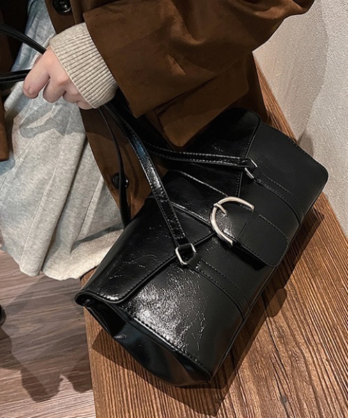 Vipoa（ヴィポア）の「ベルトバッグルショルダーバッグ（ショルダー