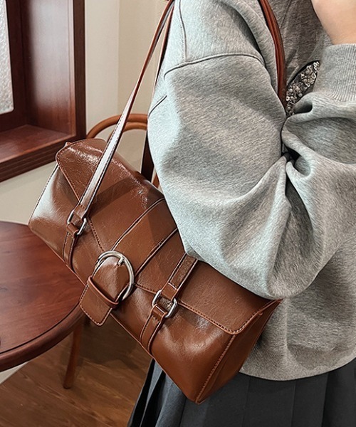 Vipoa（ヴィポア）の「ベルトバッグルショルダーバッグ（ショルダー