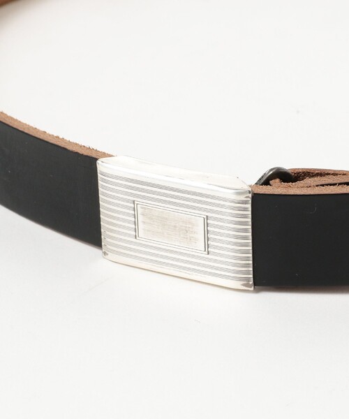 BEAMS PLUS(ビームスプラス)の「Plate Belt Horween Leather(ベルト・メンズ・ブラック/ブラウン・M(95cm)/S(87cm)/L(103cm))」の6枚目の写真