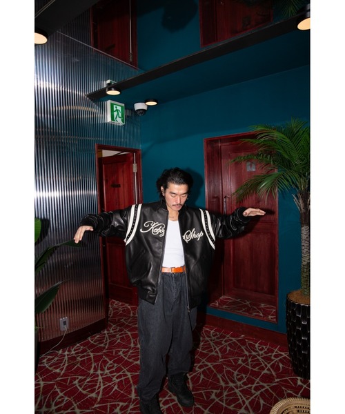 KEBOZ（ケボズ）の「DAC STUDS LEATHER VARSITY JACKET（スタジャン