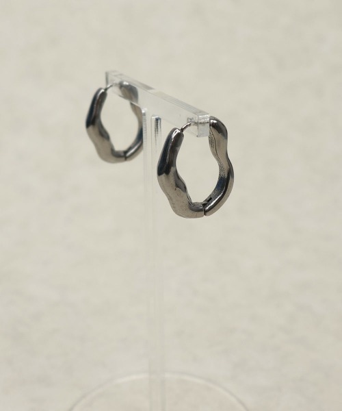 CEMONEMO(セモネモ)の「【金属アレルギー対応】 ニュアンス チャンキーフープピアス / サージカルステンレス316L(ピアス(両耳用)・レディース・ゴールド/シルバー・FREE)」の21枚目の写真