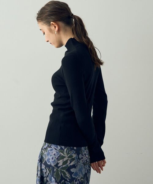 YECCA VECCA(イェッカヴェッカ)の「ハイネックリブニット(ニット/セーター・レディース・ライトグレー/サックスブルー/ブラック/アイボリー・FREE)」の18枚目の写真