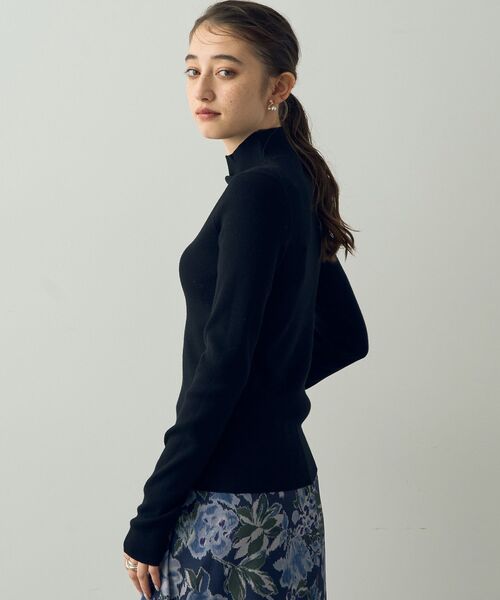 YECCA VECCA(イェッカヴェッカ)の「ハイネックリブニット(ニット/セーター・レディース・ライトグレー/サックスブルー/ブラック/アイボリー・FREE)」の19枚目の写真