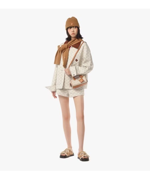 MCM（エムシーエム）の「Ella ボストンバッグ - ローレトス（ボストンバッグ・レディース・ベージュ・ONE SIZE）」の2枚目の写真