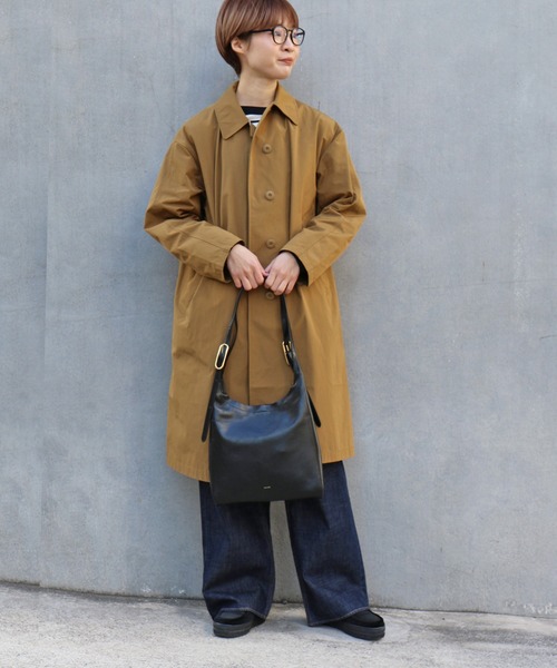 collex(コレックス)の「【WEB限定】【BEAURE/ヴュレ】カウレザー トライアングル トートバッグ(トートバッグ・レディース・シルバー/グレイッシュベージュ/ブラック・フリー)」の10枚目の写真