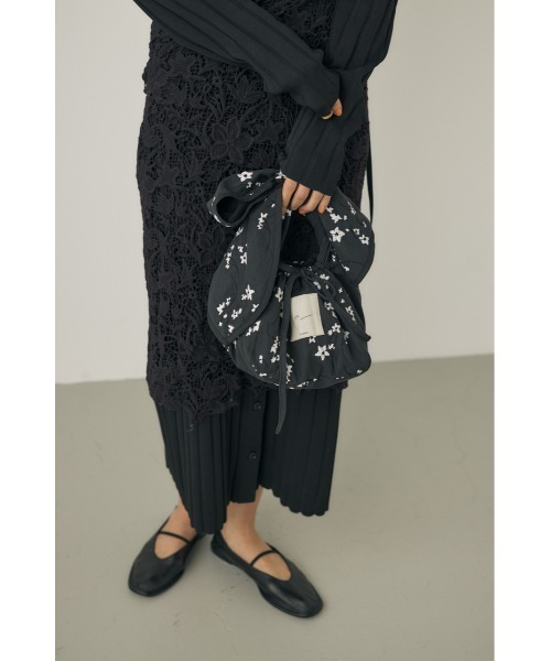 M_（エムアンダーバー）の「【M_】NIRINSOU 巾着 (S)（ショルダーバッグ・レディース・ブラック系その他・FREE）」の3枚目の写真